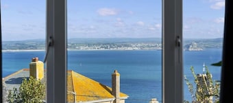 Large House with Panoramic Sea Views & Parking