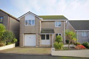 Exterior - Large House with Panoramic Sea Views & Parking (Newlyn)