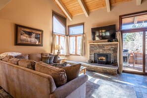 TV, fireplace - Book Ski Stays! Light-filled Condo with Mountain Views! Walk to Downtown! (Mammoth Lakes)