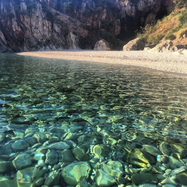 Una spiaggia nelle vicinanze