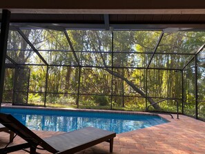 Piscina all'aperto, una piscina riscaldata