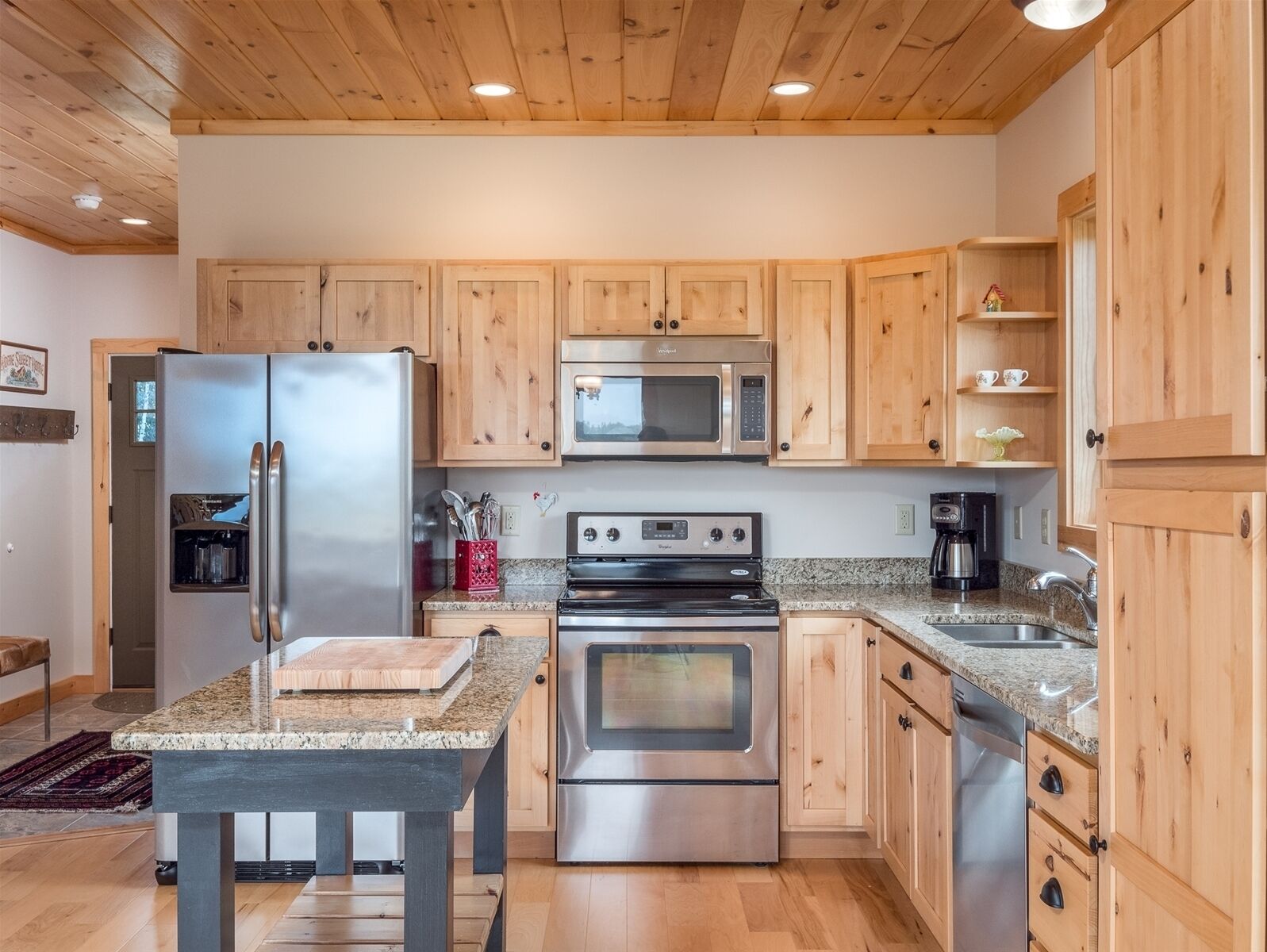 雪櫃、微波爐、焗爐、爐具