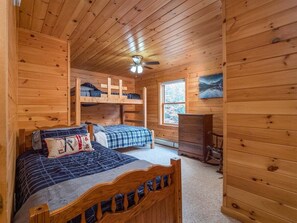 4 bedrooms, free WiFi, bed sheets