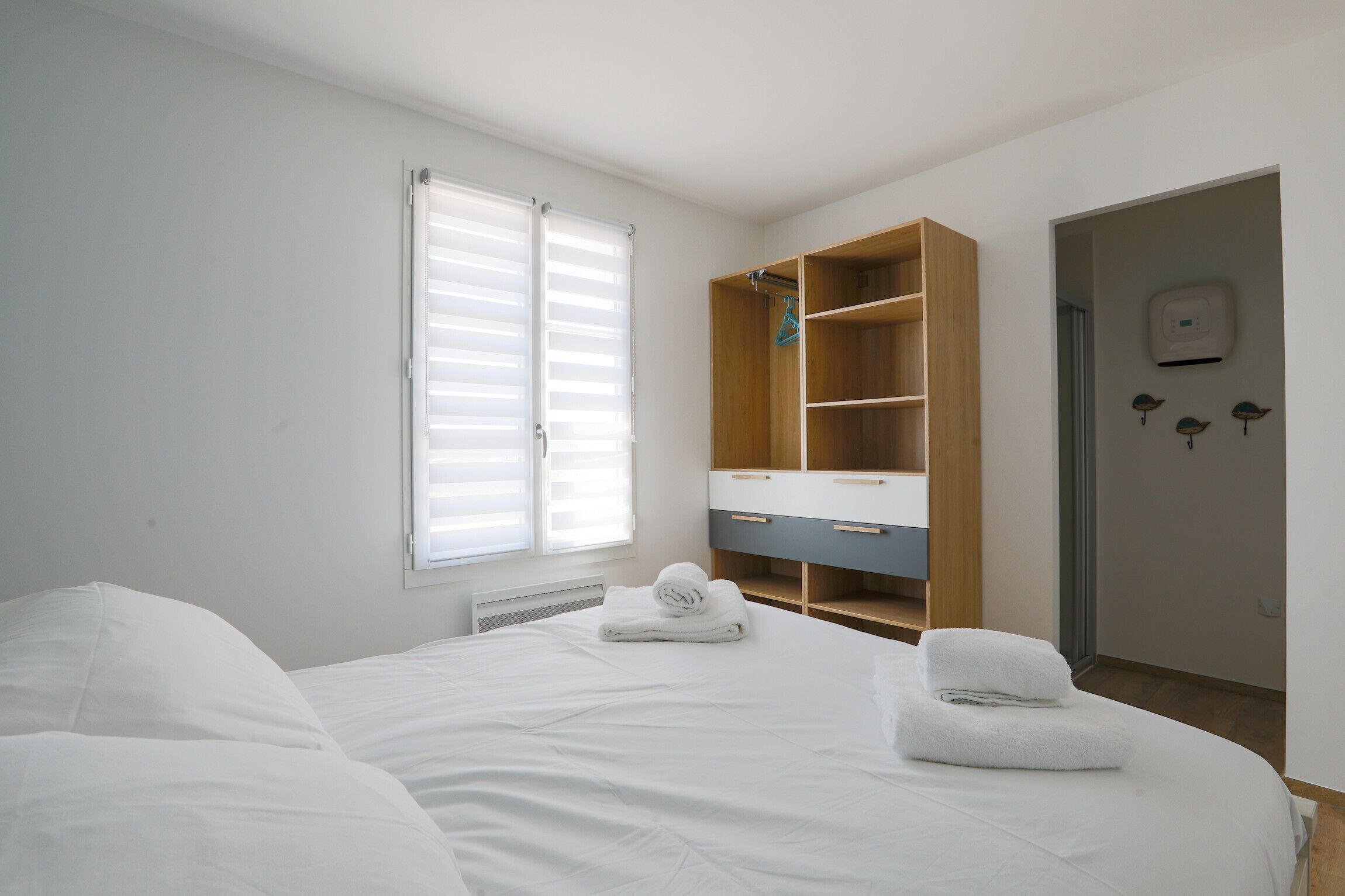 3 chambres, fer et planche à repasser, Wi-Fi gratuit