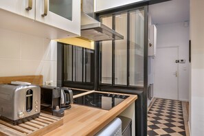 Fridge, microwave, oven, dishwasher