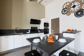 Fridge, microwave, oven, dishwasher
