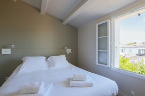 3 chambres, fer et planche à repasser, Wi-Fi gratuit