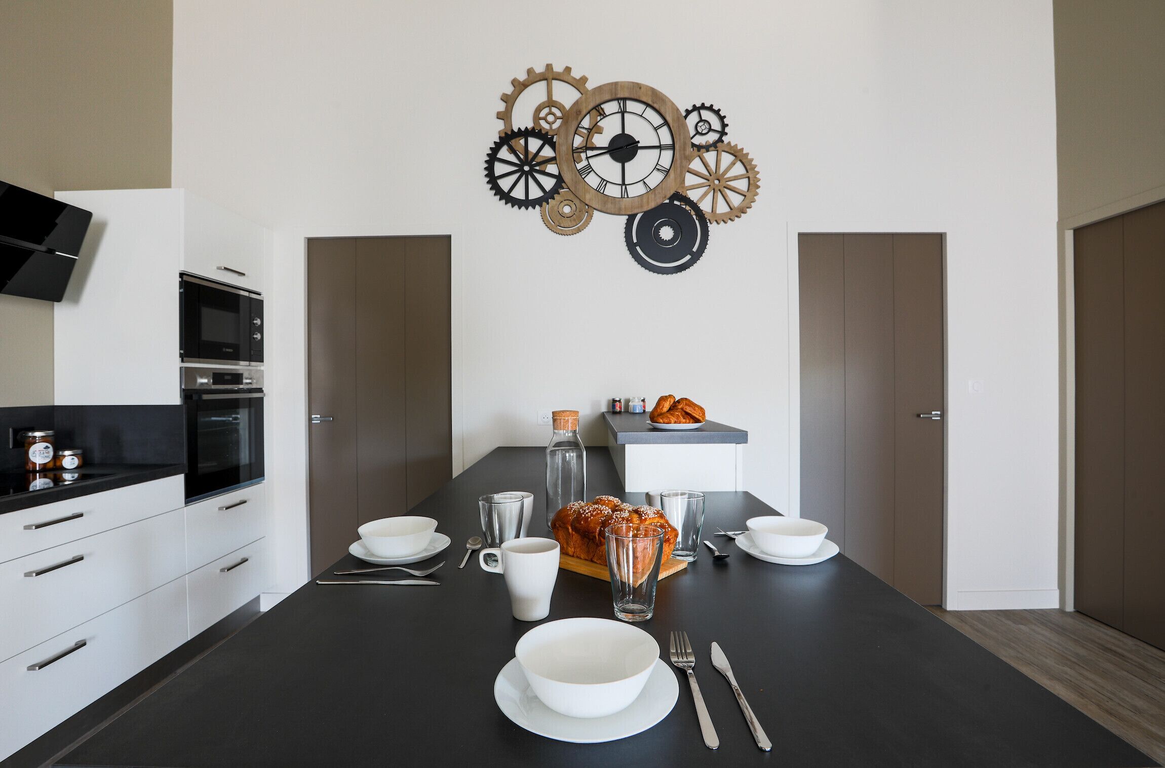 雪櫃、微波爐、焗爐、洗碗機