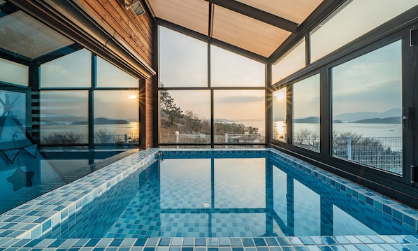 Stay 201 | Daunenbettdecken, individuell dekoriert, laptopgeeigneter Arbeitsplatz