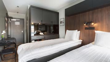 Schallisolierte Zimmer, Bügeleisen/Bügelbrett, WLAN, Bettwäsche
