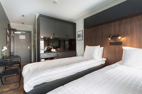 Soundproofing, iron/ironing board, WiFi, bed sheets