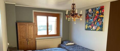 3 bedrooms, desk, iron/ironing board, travel cot