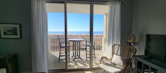 Inn at Dauphin Island 306 Efficient 1BR sleeps 6 with Beautiful Views!!