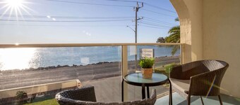 Batemans Bay Studio Escape with Lush Vista