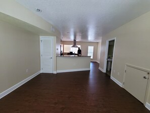 Interior - Highly desirable, Historic Old Northeast Poinciana townhome. (St. Petersburg)
