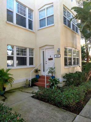 Exterior detail - Highly desirable, Historic Old Northeast Poinciana townhome. (St. Petersburg)