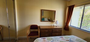 1 bedroom, iron/ironing board, free WiFi, bed sheets - Enjoy gorgeous water views and incredible sunrises from this waterfront condo (Tierra Verde)