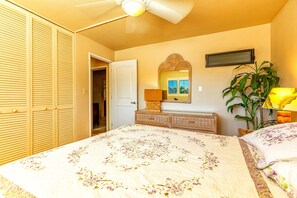 3 bedrooms, iron/ironing board, free WiFi, bed sheets - Kamaole Beach Royale #212 2nd Flr, Ocean View, Steps from Beach, Full Kitchen (Kihei)
