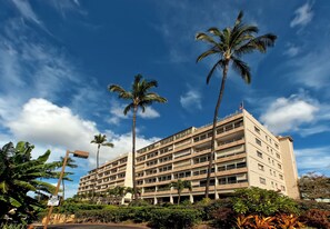 Exterior - Kamaole Beach Royale #212 2nd Flr, Ocean View, Steps from Beach, Full Kitchen (Kihei)