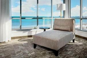 Junior Suite, 1 King Bed | Desk, blackout drapes, iron/ironing board, free WiFi