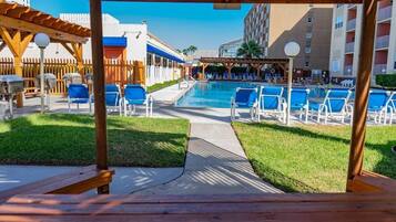 Condo, 1 Bedroom | Outdoor dining