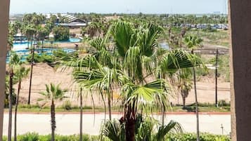 Apartment, 1 Bedroom | Property grounds
