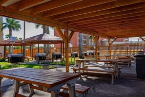 Condo, 1 Bedroom | Outdoor dining