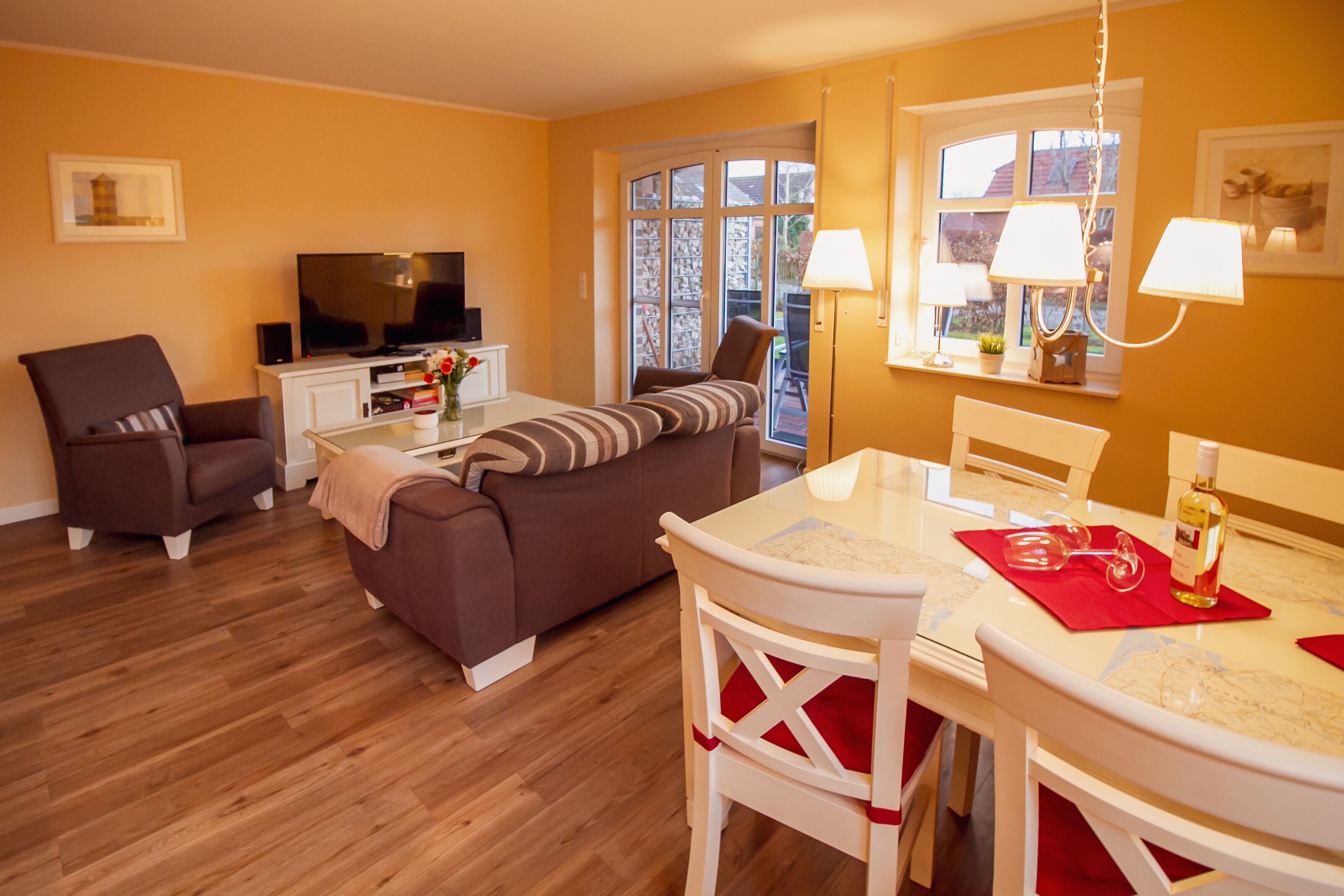 Fernseher, Stereoanlage