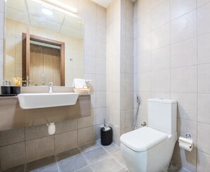 Dusche, Bidet, Toilettenpapier