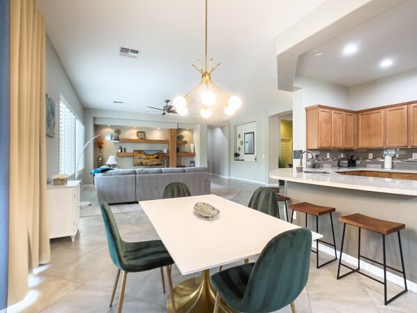 Interior - Modern Anthem Allure - Perfect Home Away From Home (Anthem)