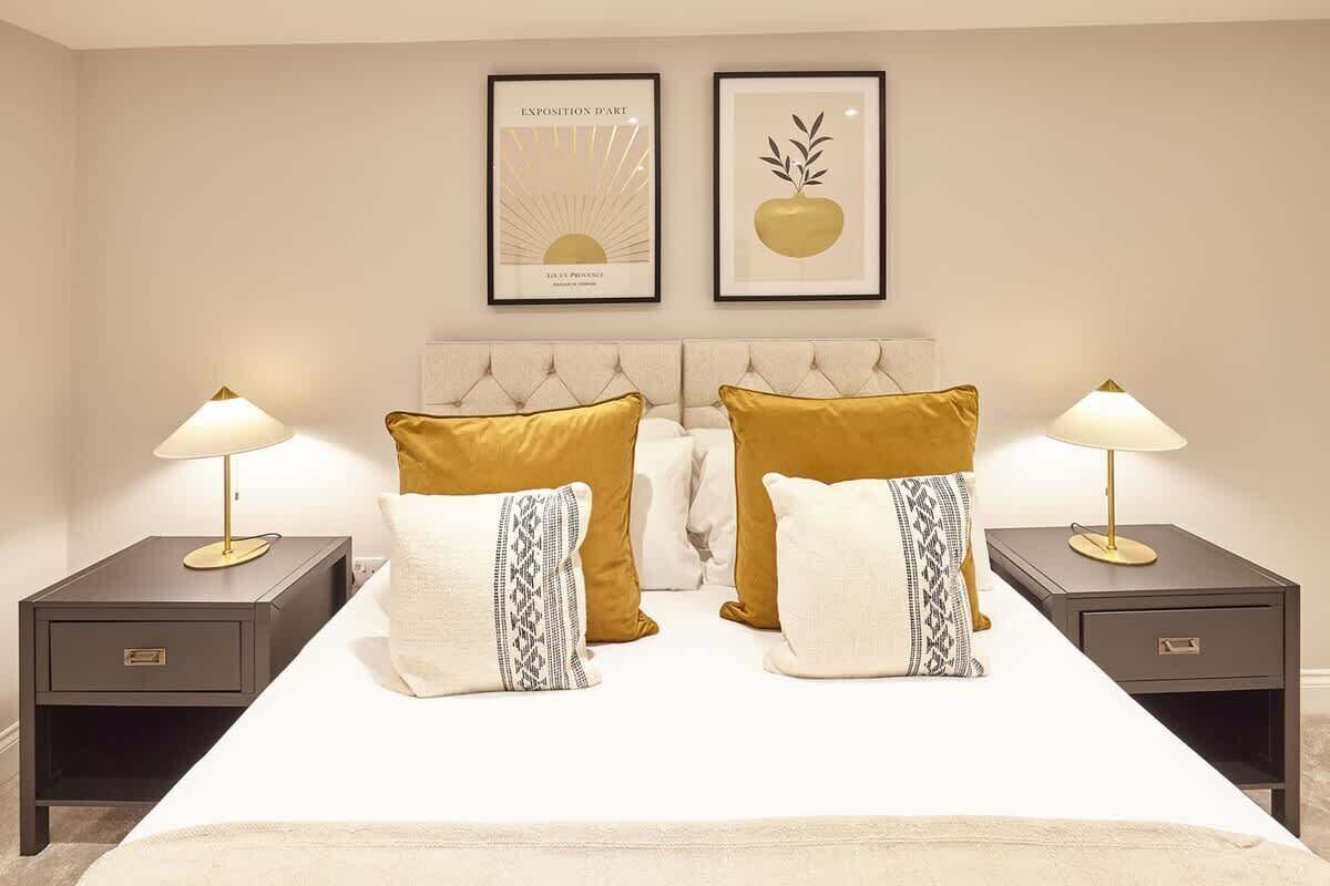 4 室のベッドルーム、アイロン / アイロン台、WiFi、ベッドシーツ