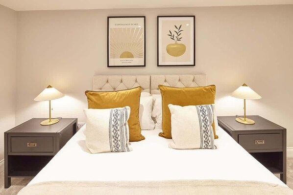 4 habitaciones, tabla de planchar con plancha, wifi y ropa de cama