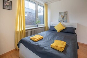 1 غرفة نوم ومكواة/لوح كي وواي فاي وملاءات أسرّة