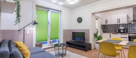 Télévision à écran plat, espaces bureaux