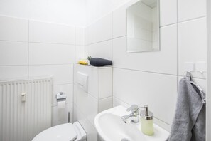 تجهيزات دش، مجففات شعر، مناشف