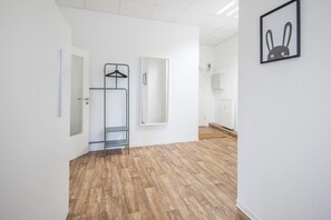 Interior - Spacious 2 BR Apartment Hamburg (Hamburg)