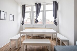 تناول الطعام