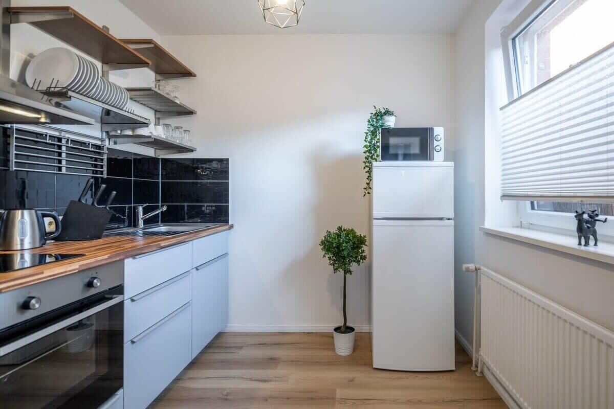 Køleskab, mikrobølgeovn, ovn, kogeplade