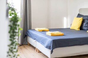 1 habitación, tabla de planchar con plancha, wifi y ropa de cama 