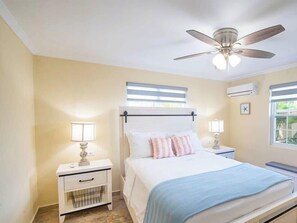 2 bedrooms, laptop workspace, iron/ironing board, free WiFi