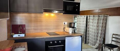 微波炉、烤箱、茶具/咖啡用具、烤面包机
