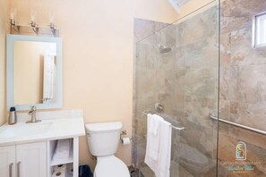 Shower, hair dryer, towels, shampoo - Near Dover Beach Apt with Private Patio & Parking (Oistins)