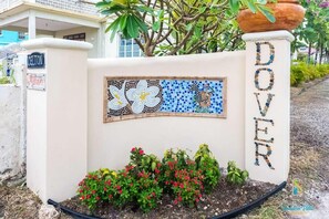 Exterior detail - Near Dover Beach Apt with Private Patio & Parking (Oistins)