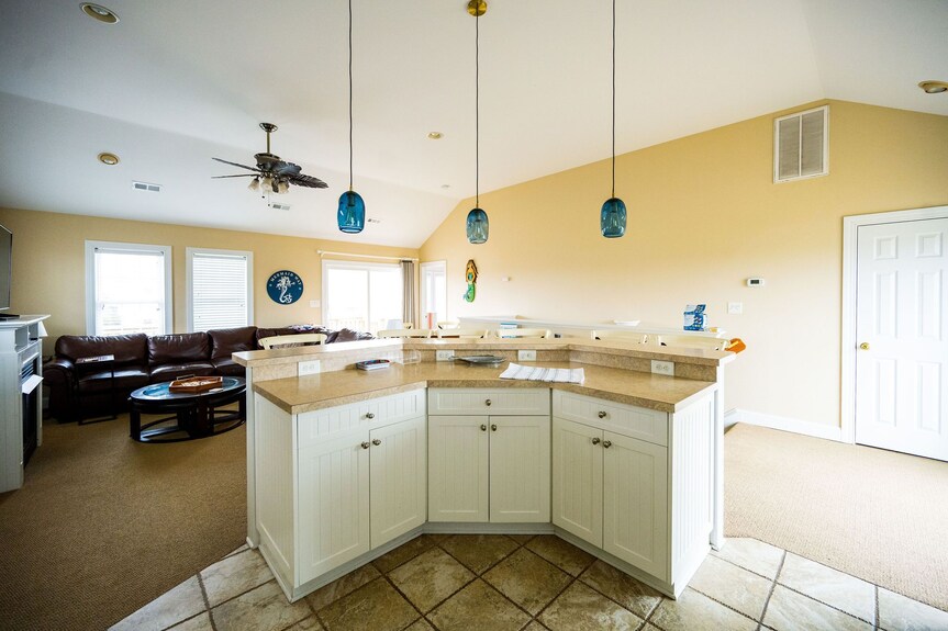 Mermaid Way - Beach 5 Min Walk, Pool W/heater, Hot Tub, Game Room, Pet Friendly - Kitty Hawk, NC