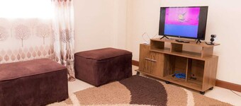 ONE BEDROOM APARTMENT WITH  FREE PARKING AND FREE FAST INTERNENT