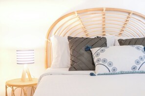 3 室のベッドルーム、デスク、アイロン / アイロン台、旅行用ベビーベッド