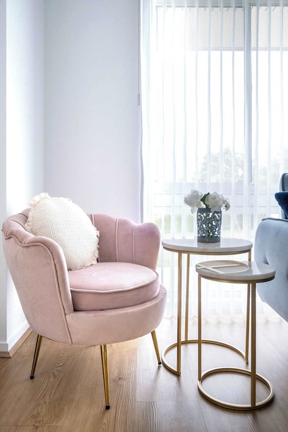 Pet Friendly Battery Hill Home Away From Home - Caloundra