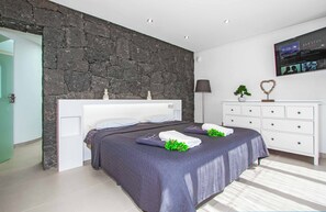 4 quartos, ferros/tábuas de passar roupa, Wi-Fi, roupa de cama