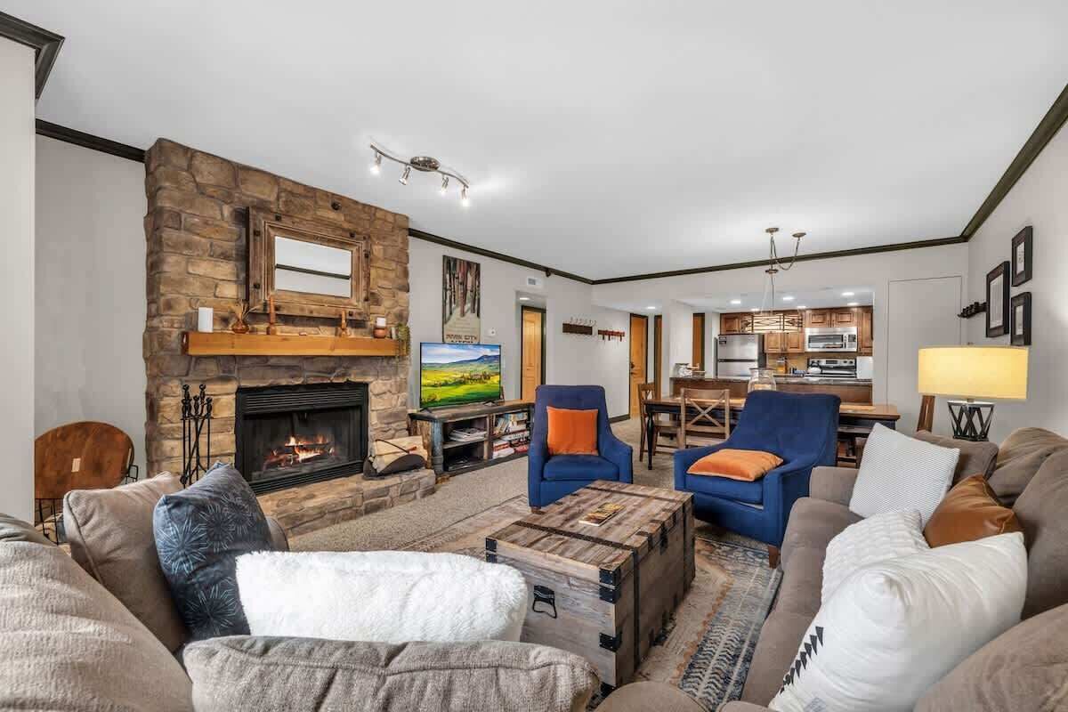 TV, fireplace, offices