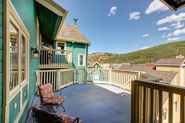 Terrace/patio - Quaint 2BR Retreat Heart of Town Steps from Lift (Park City)